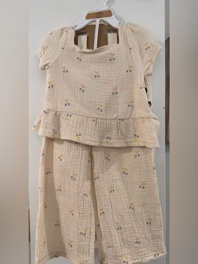 NWT Rabbit & Bear Girls Peach w/Cherry Print 2 Piece Set Plus Matching Backpack